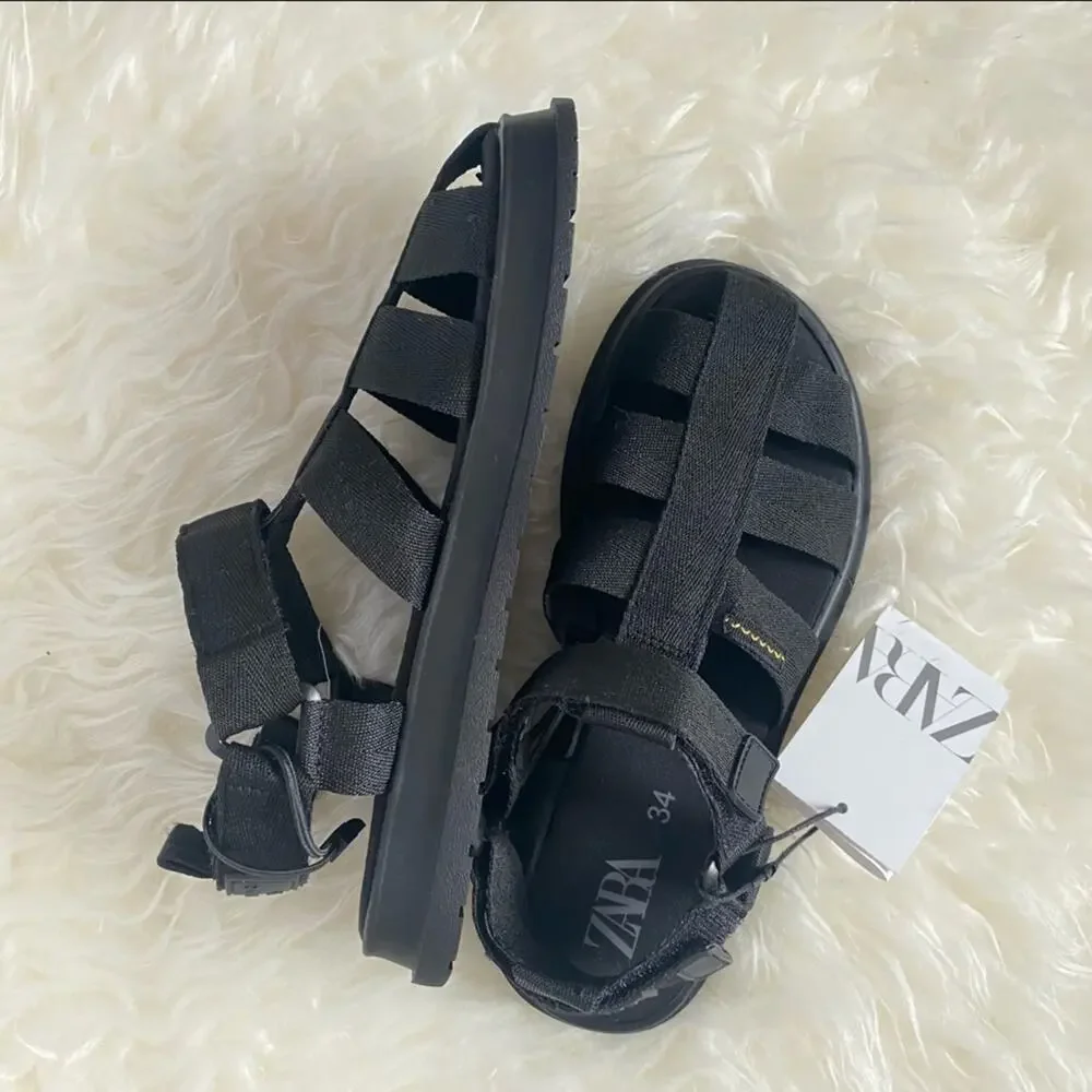 Zara NWT Kids Black Fabric Fisherman Sandals, size 2.5